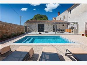 Ubytovanie s bazénom Modrá Istria,Rezervujte  Dvori Od 176 €
